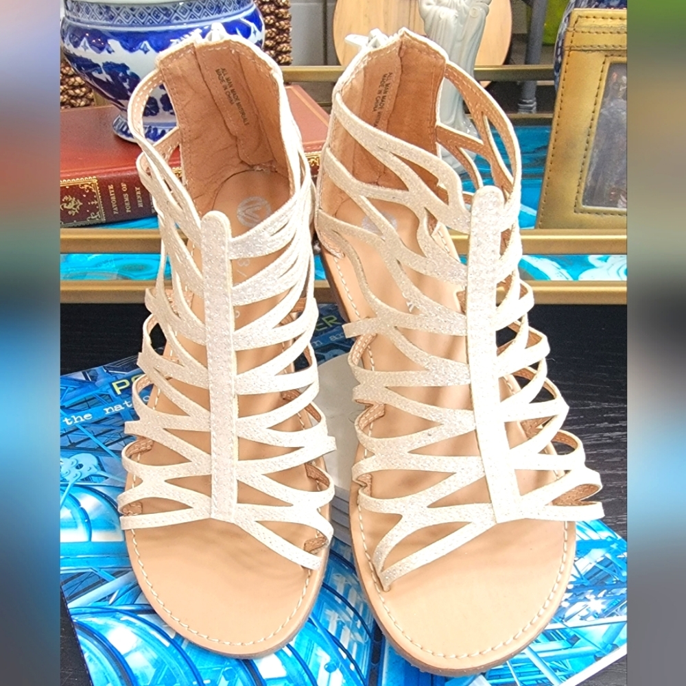 Size 3 Vonair Girls Strappy Gladiator Sandals for Summer with Ankle Zipper